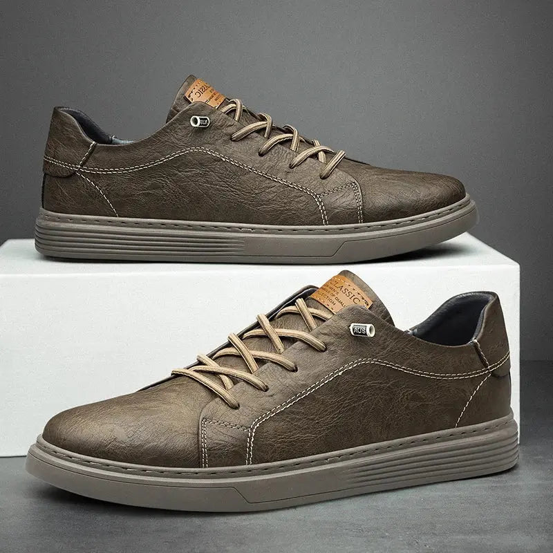 Sneaker Faux Leather Low Top Lace Up Round Toe