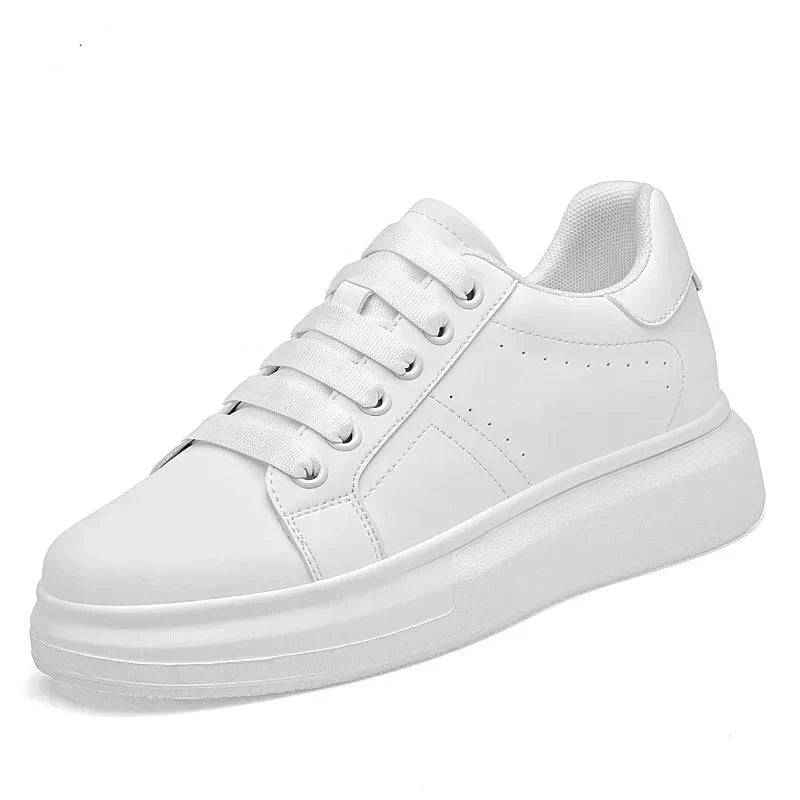 Sneaker Low Top Platform Sole Lace Up Perforated