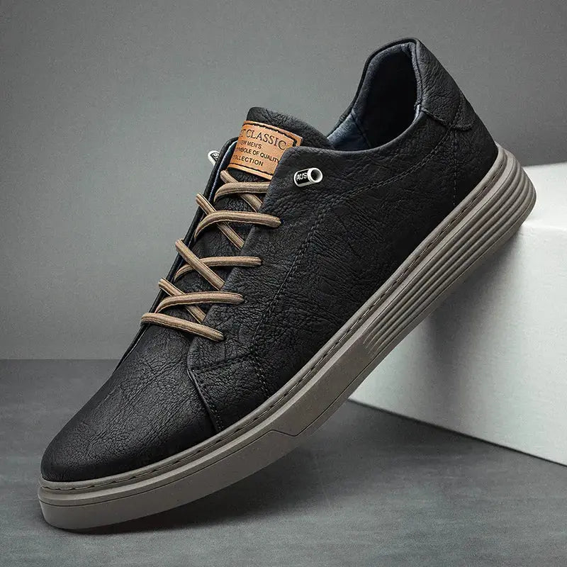 Sneaker Faux Leather Low Top Lace Up Round Toe