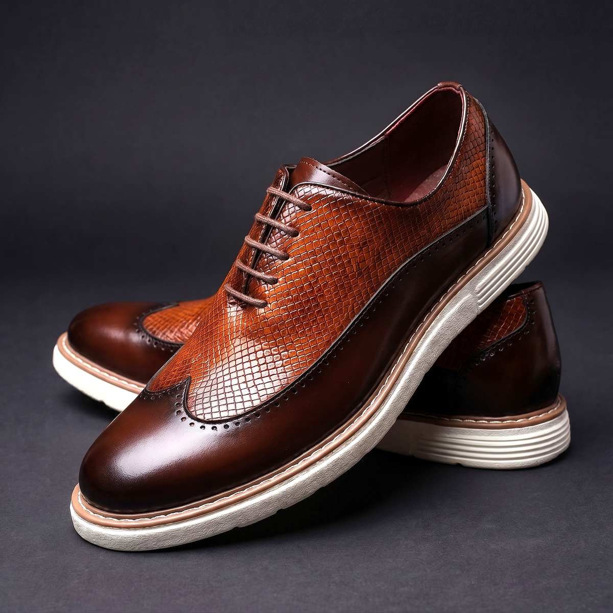 Men's Wingtip Lace-Up Oxford Shoes product photo 1