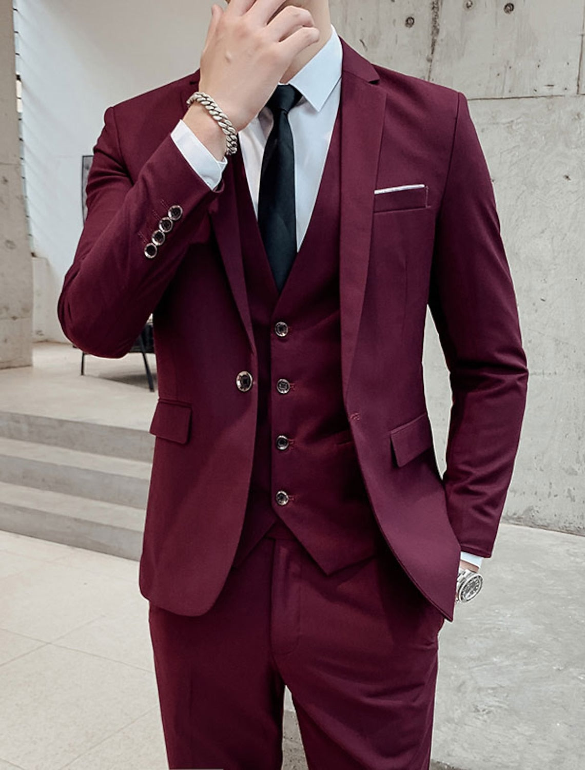 Men's three-piece suit in Burgundy
