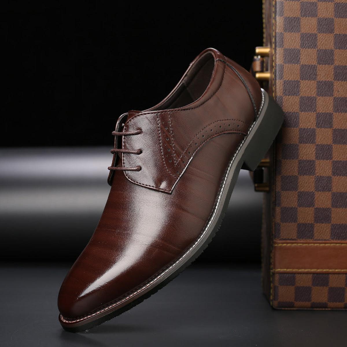 Formal lace-up men's shoes in Brown