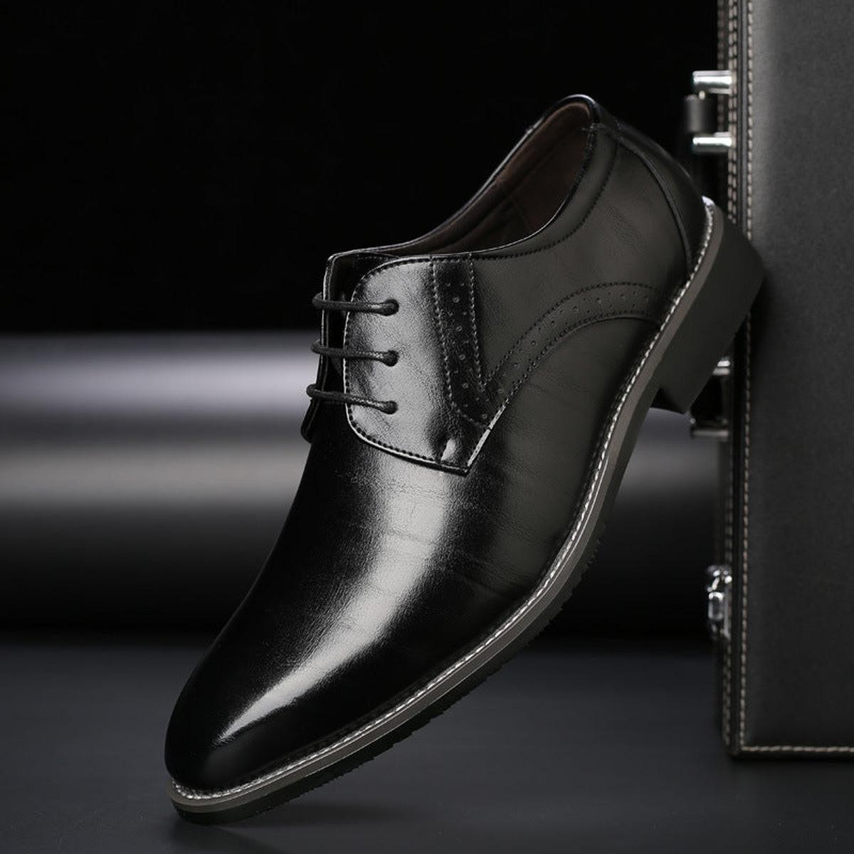 Formal lace-up men's shoes in Black