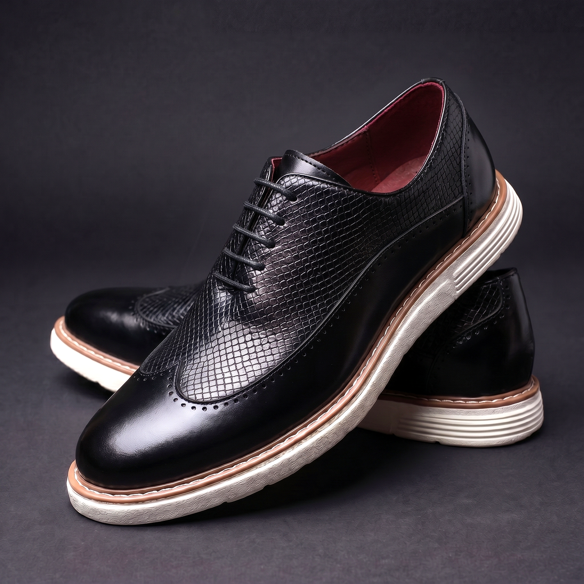 Men's Wingtip Lace-Up Oxford Shoes product photo 2